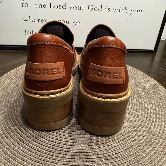Sorel Joan Now City Loafers with Lug Sole Women SZ 8- Box 16 - Picture 3 of 7